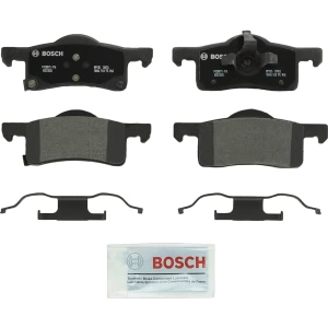Bosch QuietCast™ Premium Organic Rear Disc Brake Pads for 2006 Lincoln Navigator - BP935